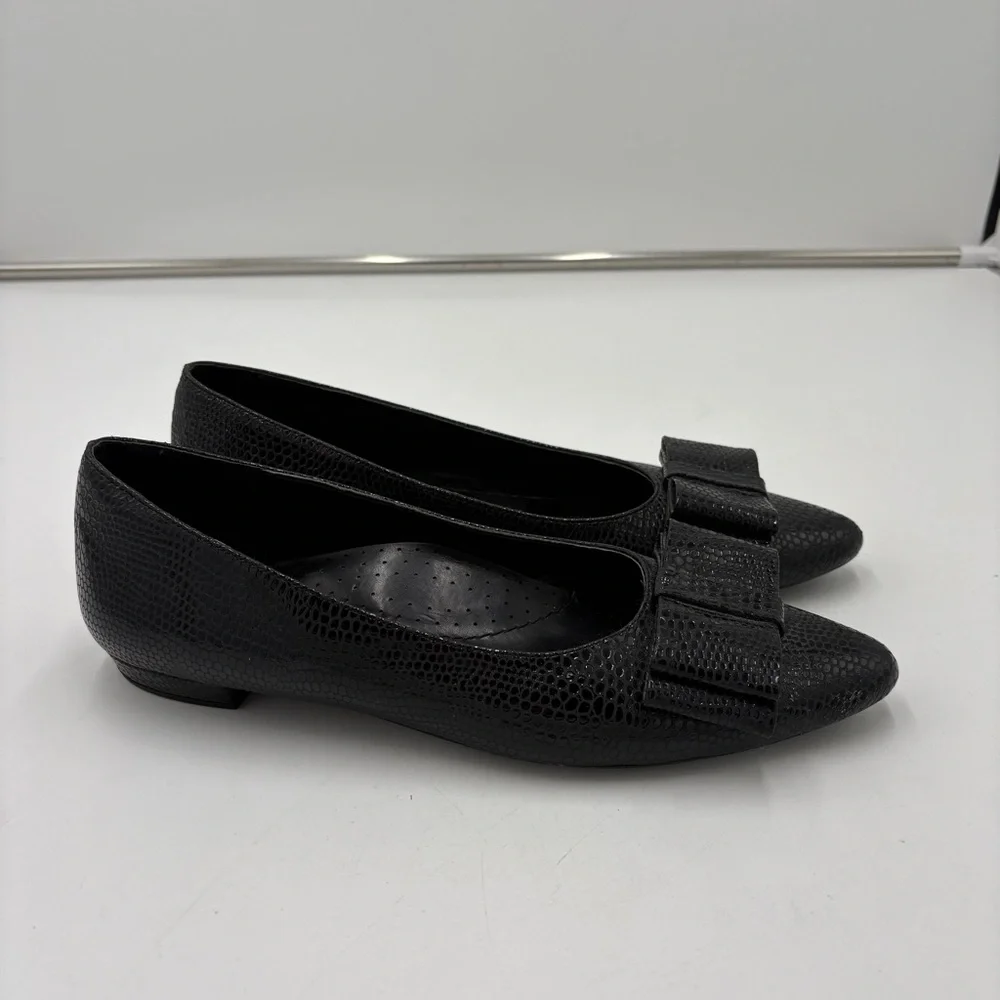 Vaneli Black Snakeskin Leather Flats Loafers Bow Detail Pointed Women’s Size 8N